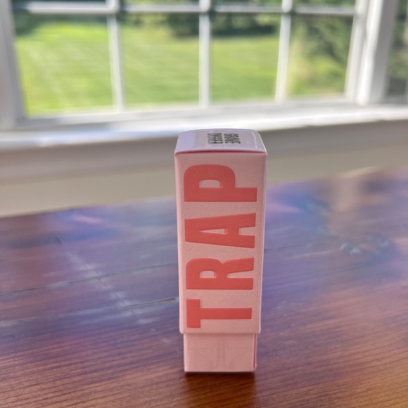 GRAVE DIGGER New in Box Jeffree Star‎ Velvet Trap Lipstick in Grey Halloween - Picture 8 of 10